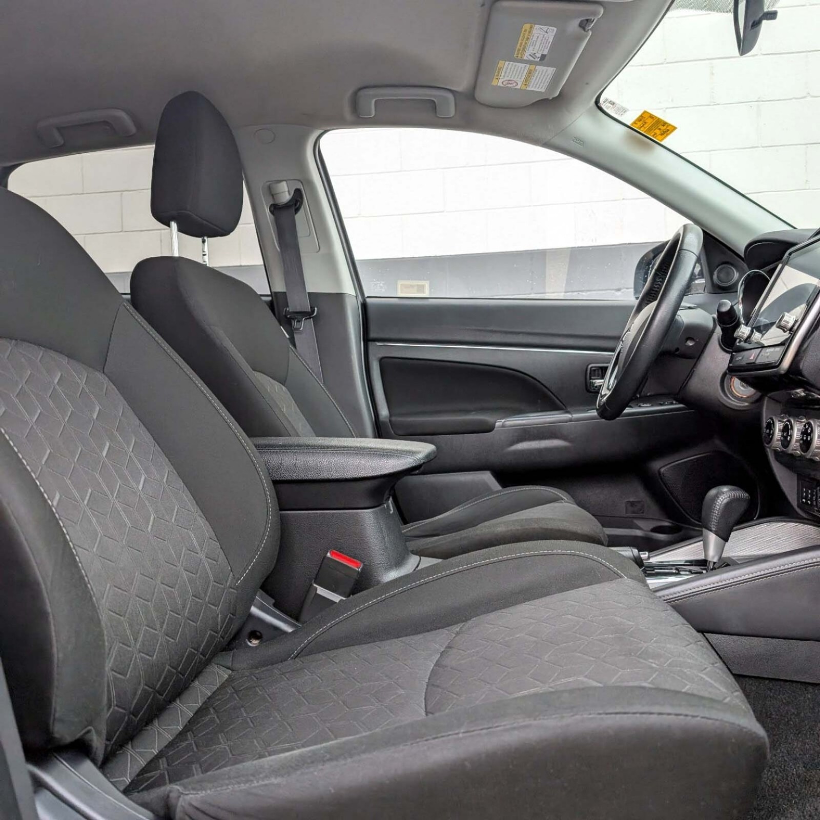 2021 Mitsubishi RVR — photo 10