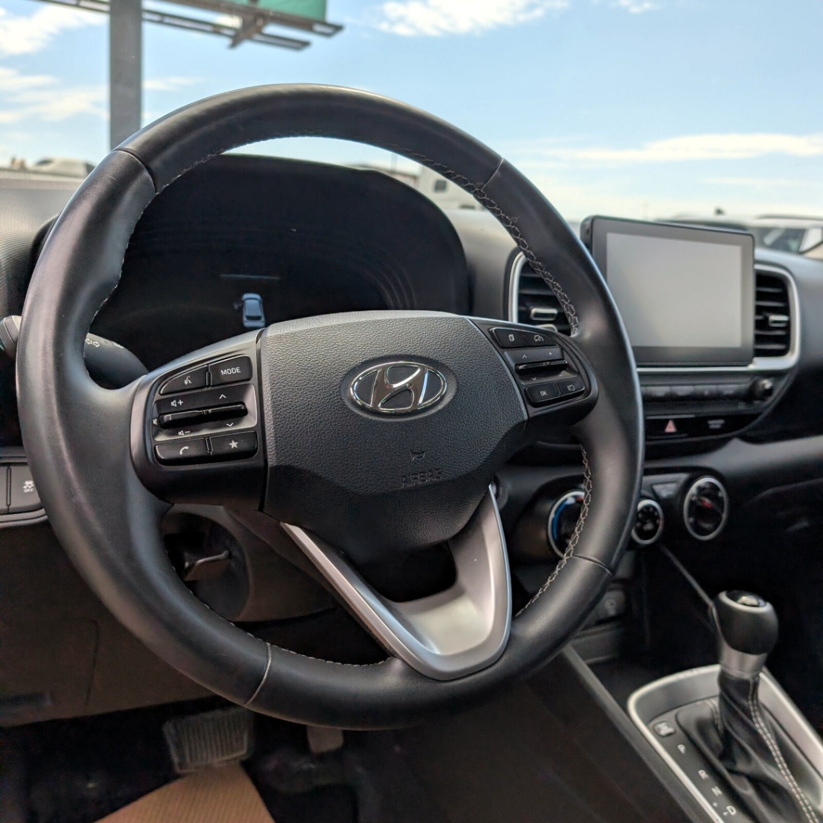 2025 Hyundai Venue — photo 13