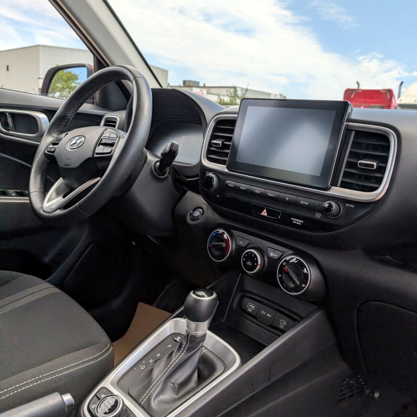 2025 Hyundai Venue — photo 9