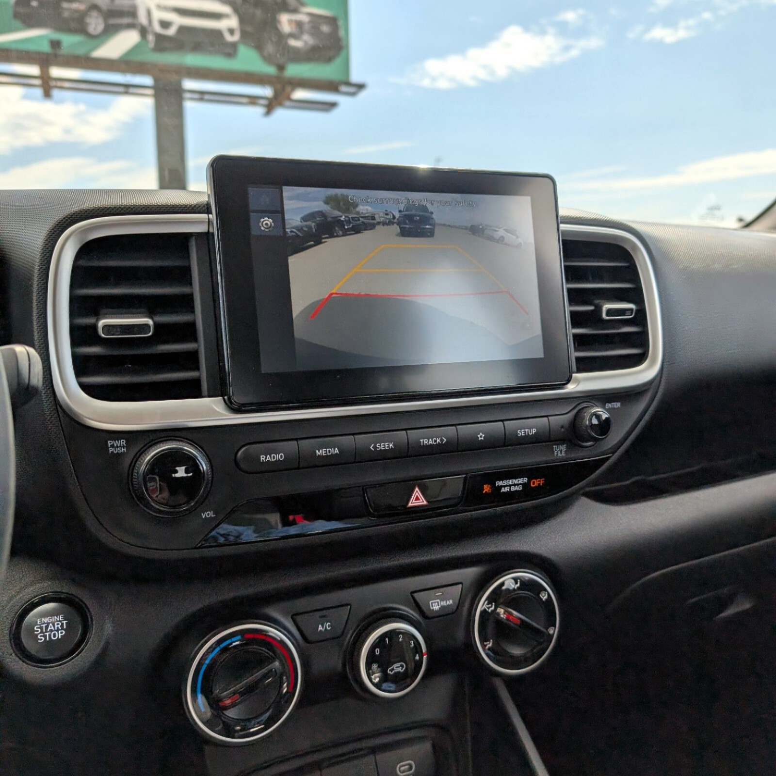 2025 Hyundai Venue — photo 16
