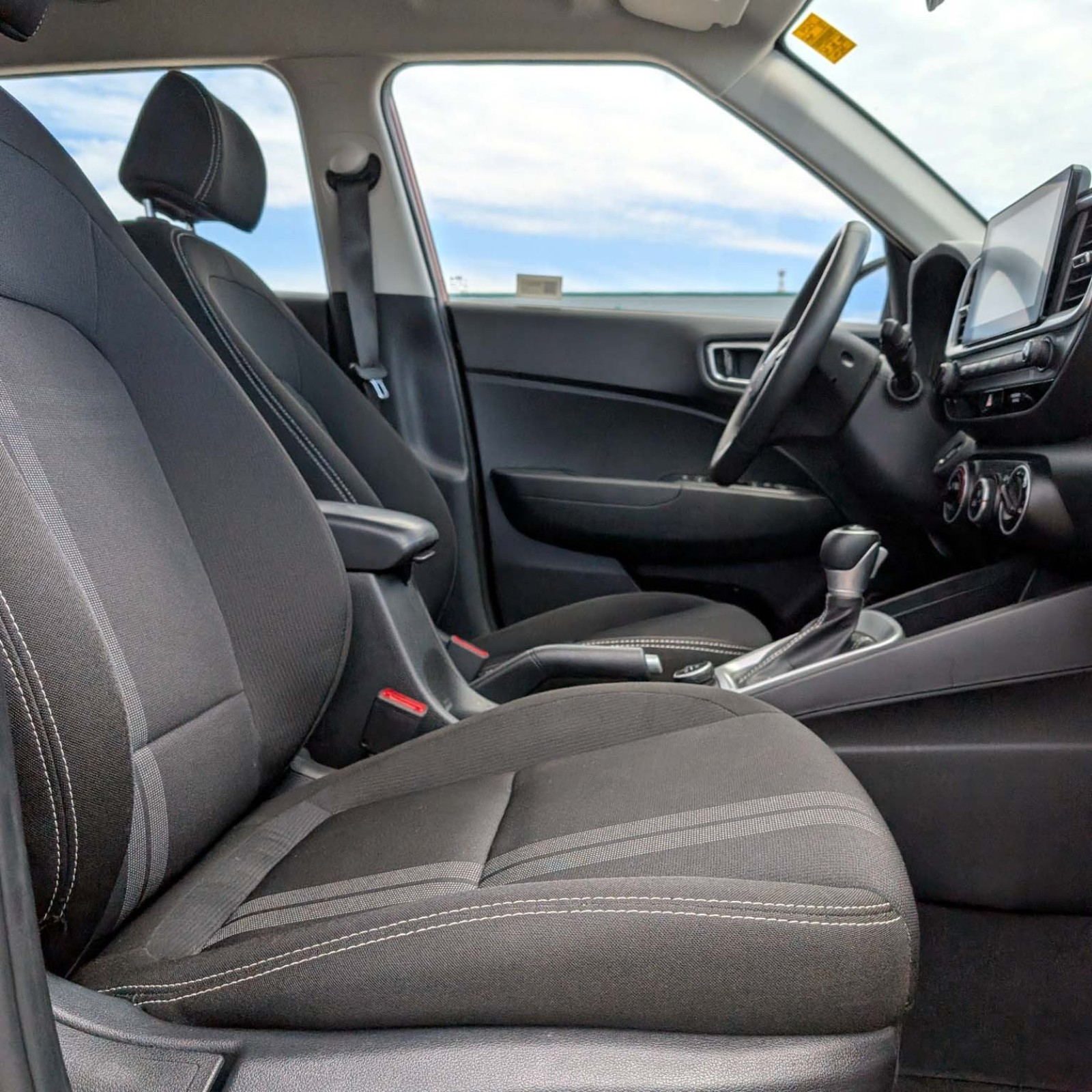 2025 Hyundai Venue — photo 10