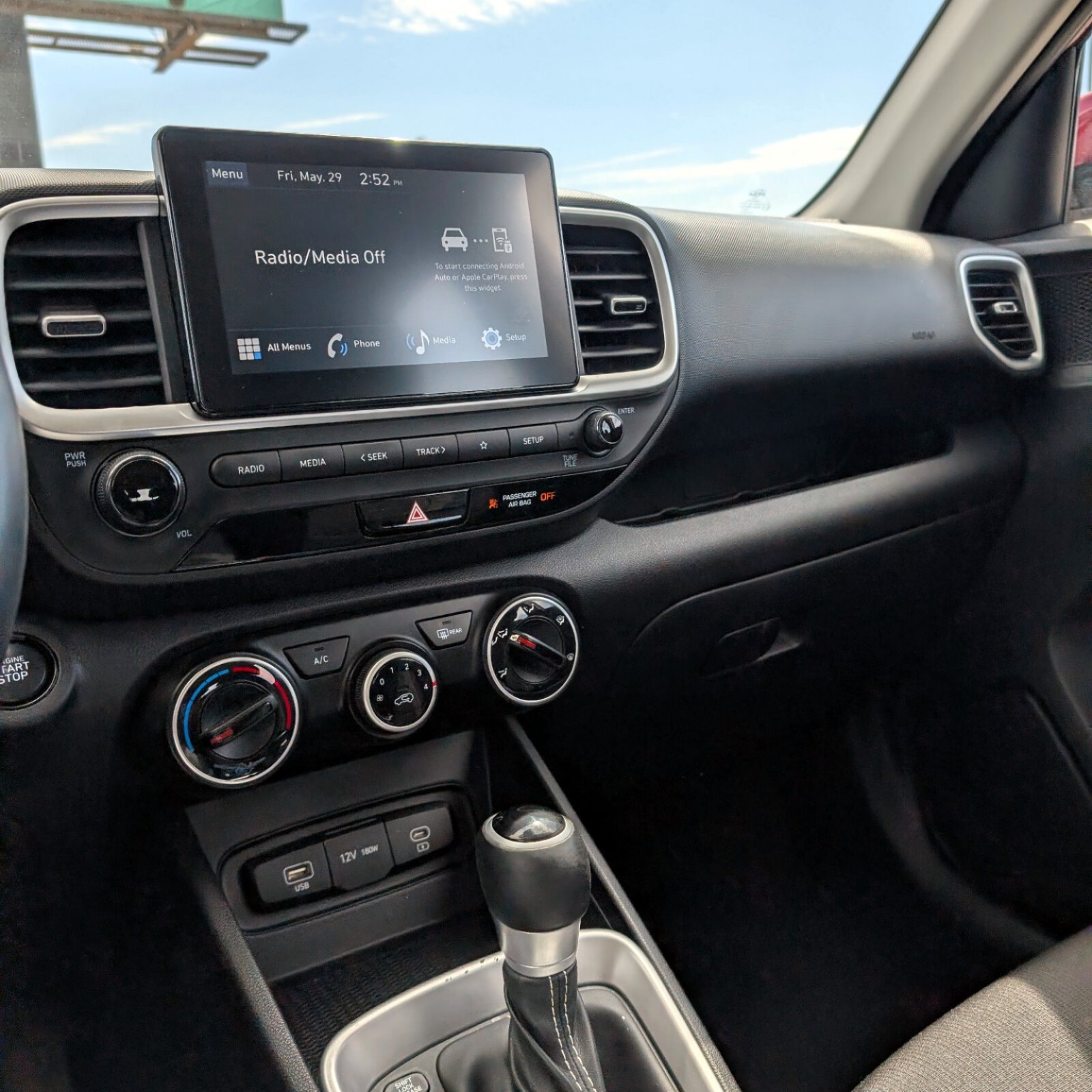 2025 Hyundai Venue — photo 15