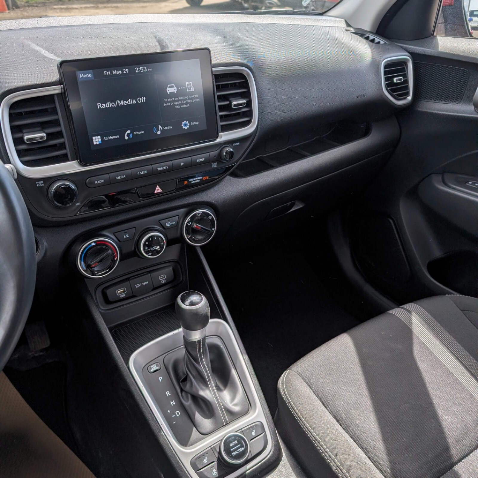 2025 Hyundai Venue — photo 17