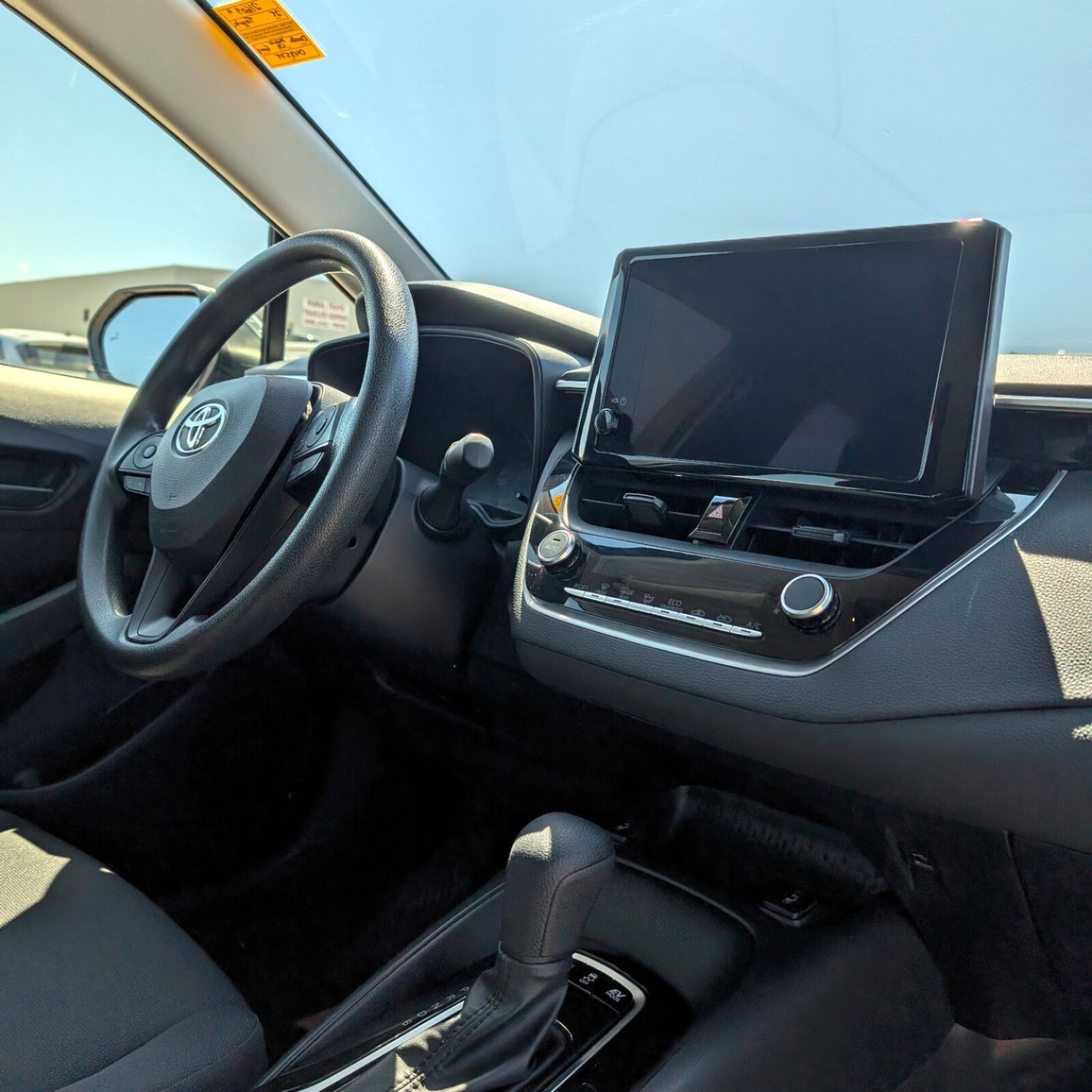 2025 Toyota Corolla — photo 10