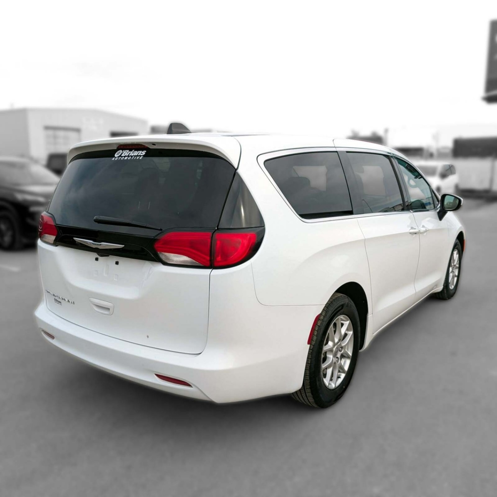 2023 Chrysler Grand Caravan — photo 8