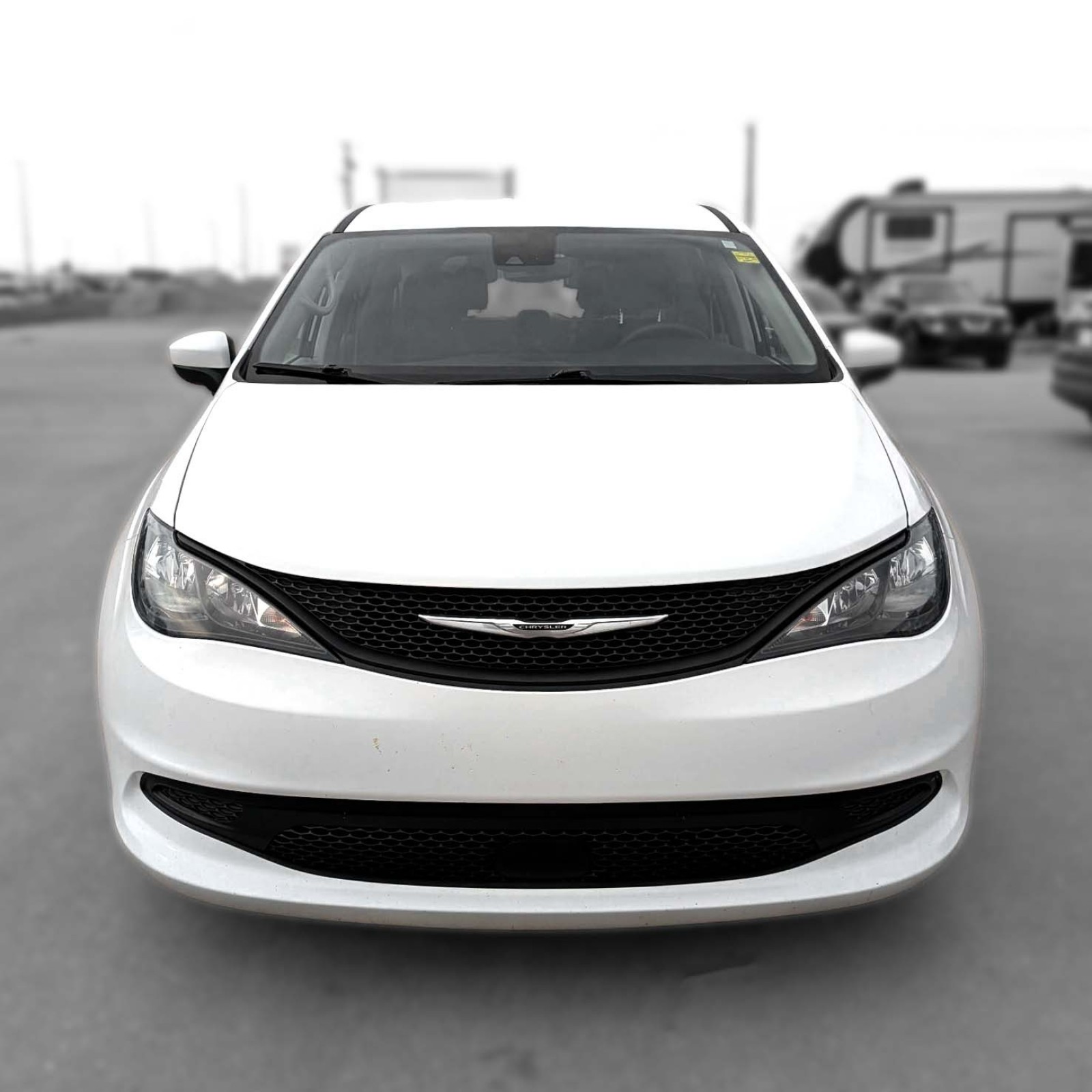 2023 Chrysler Grand Caravan — photo 3