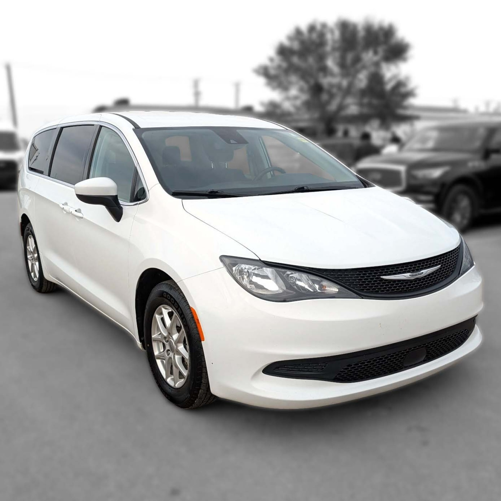 2023 Chrysler Grand Caravan — photo 4