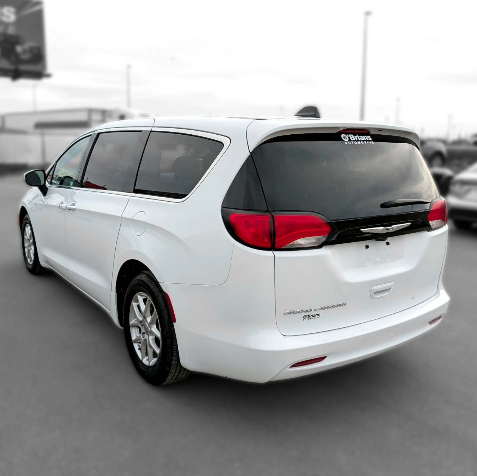 2023 Chrysler Grand Caravan — photo 6