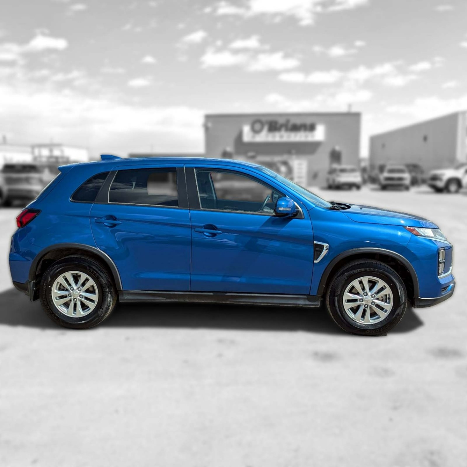 2024 Mitsubishi RVR — photo 2
