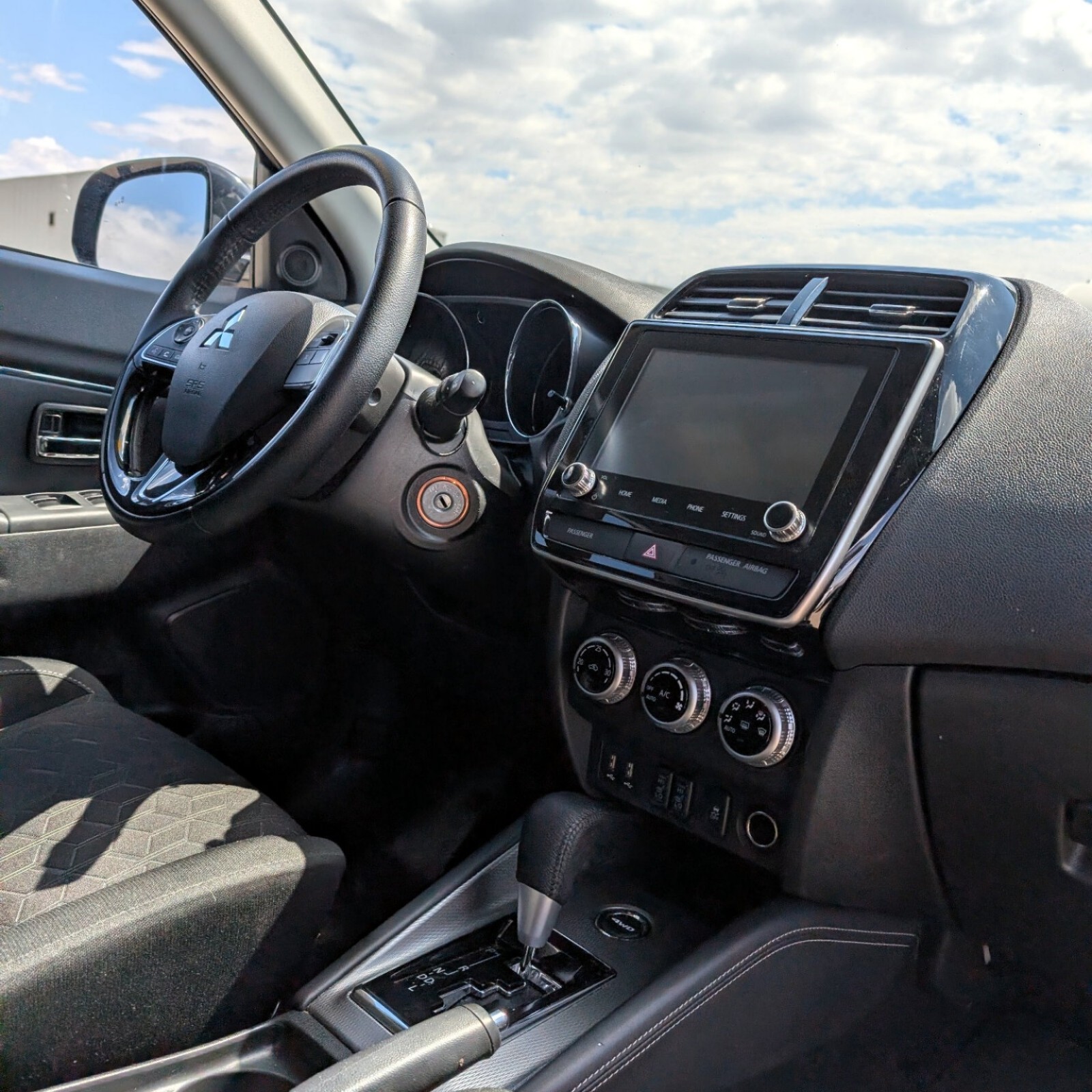 2024 Mitsubishi RVR — photo 9