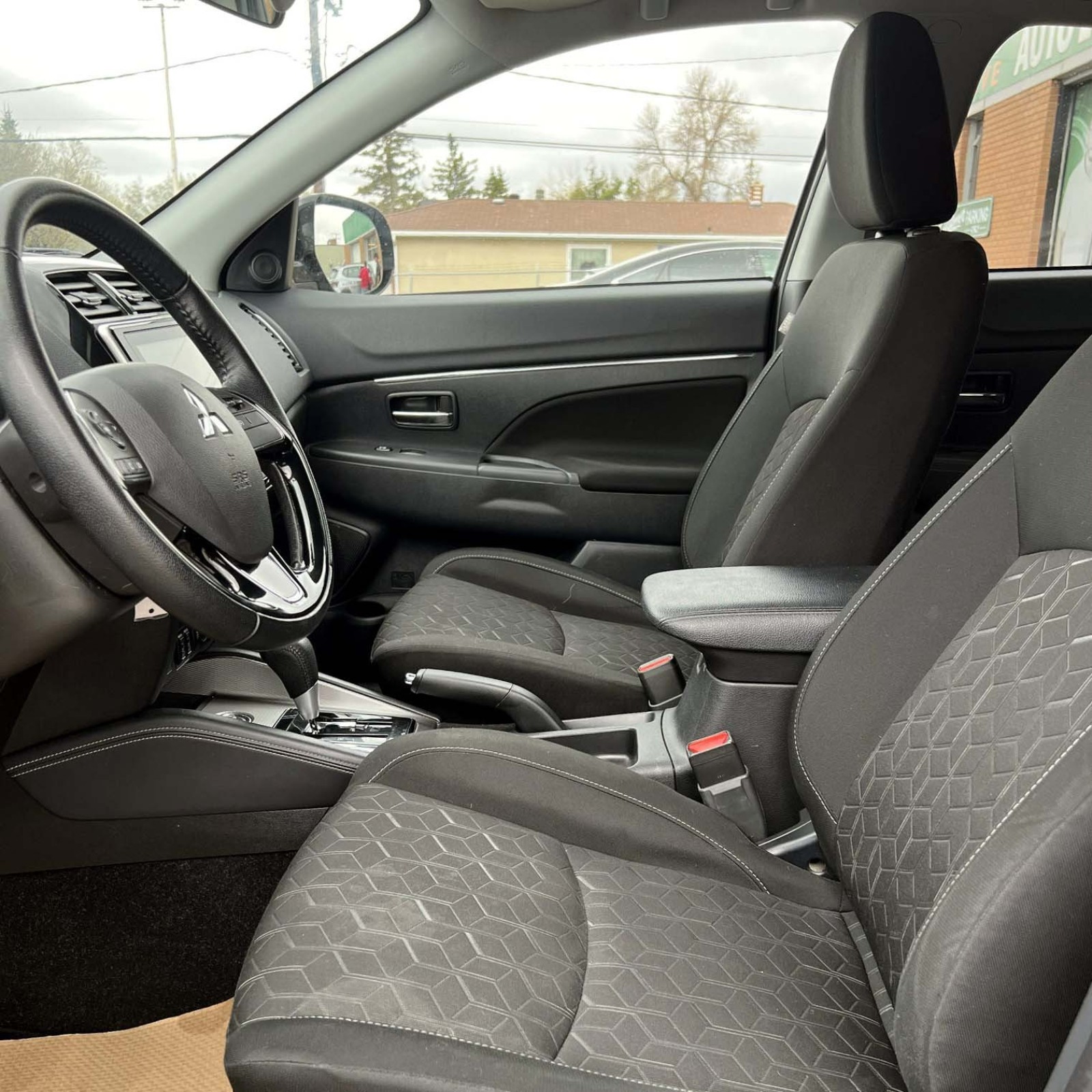 2024 Mitsubishi RVR — photo 9