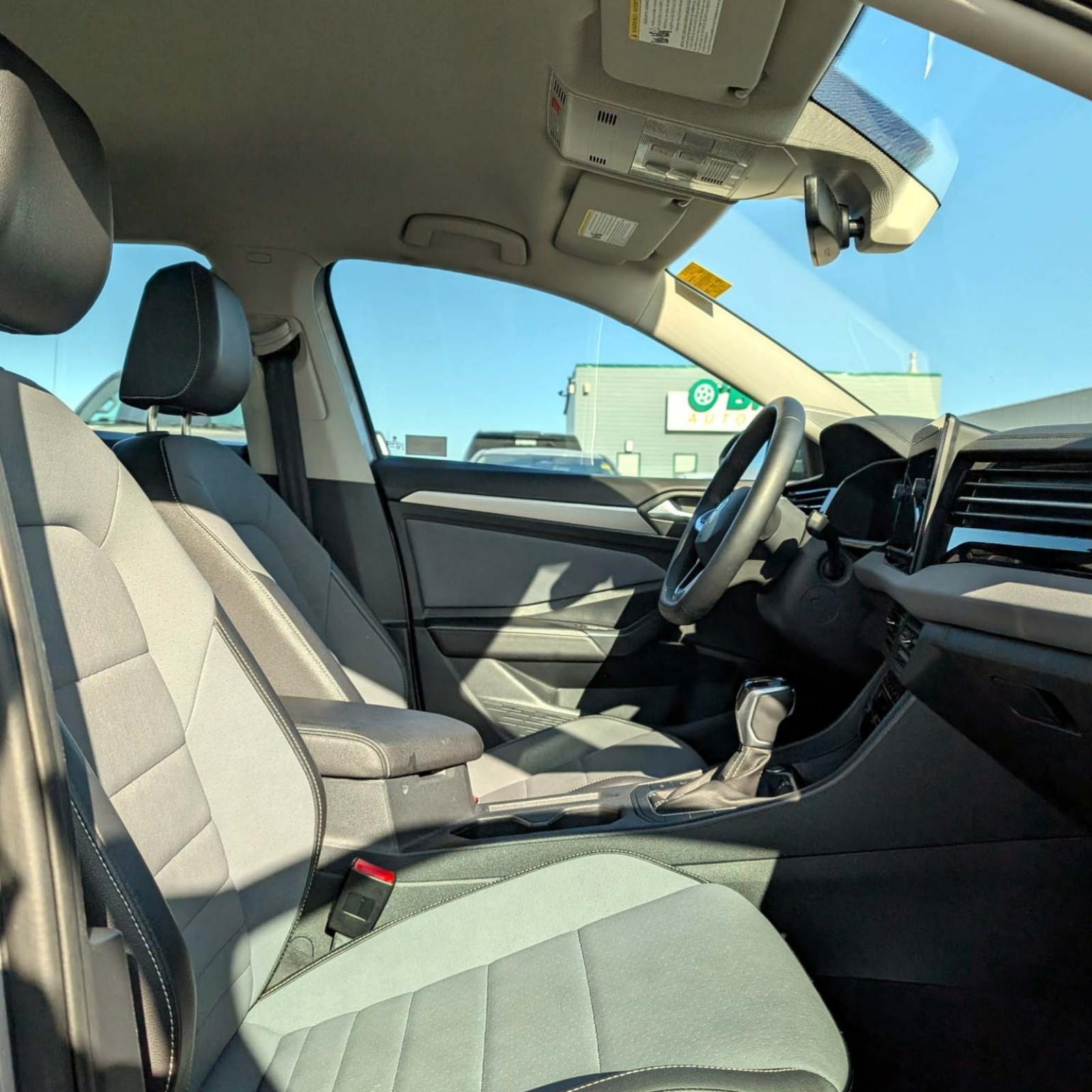 2025 Volkswagen Jetta — photo 10