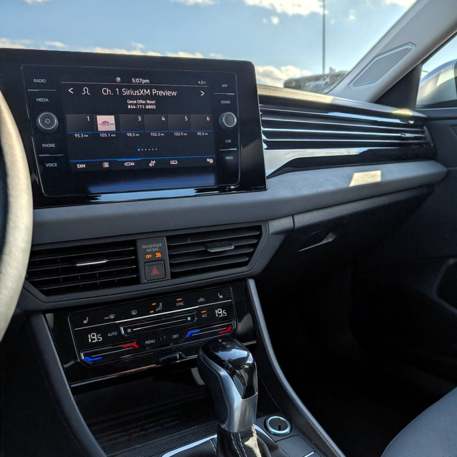 2025 Volkswagen Jetta — photo 15