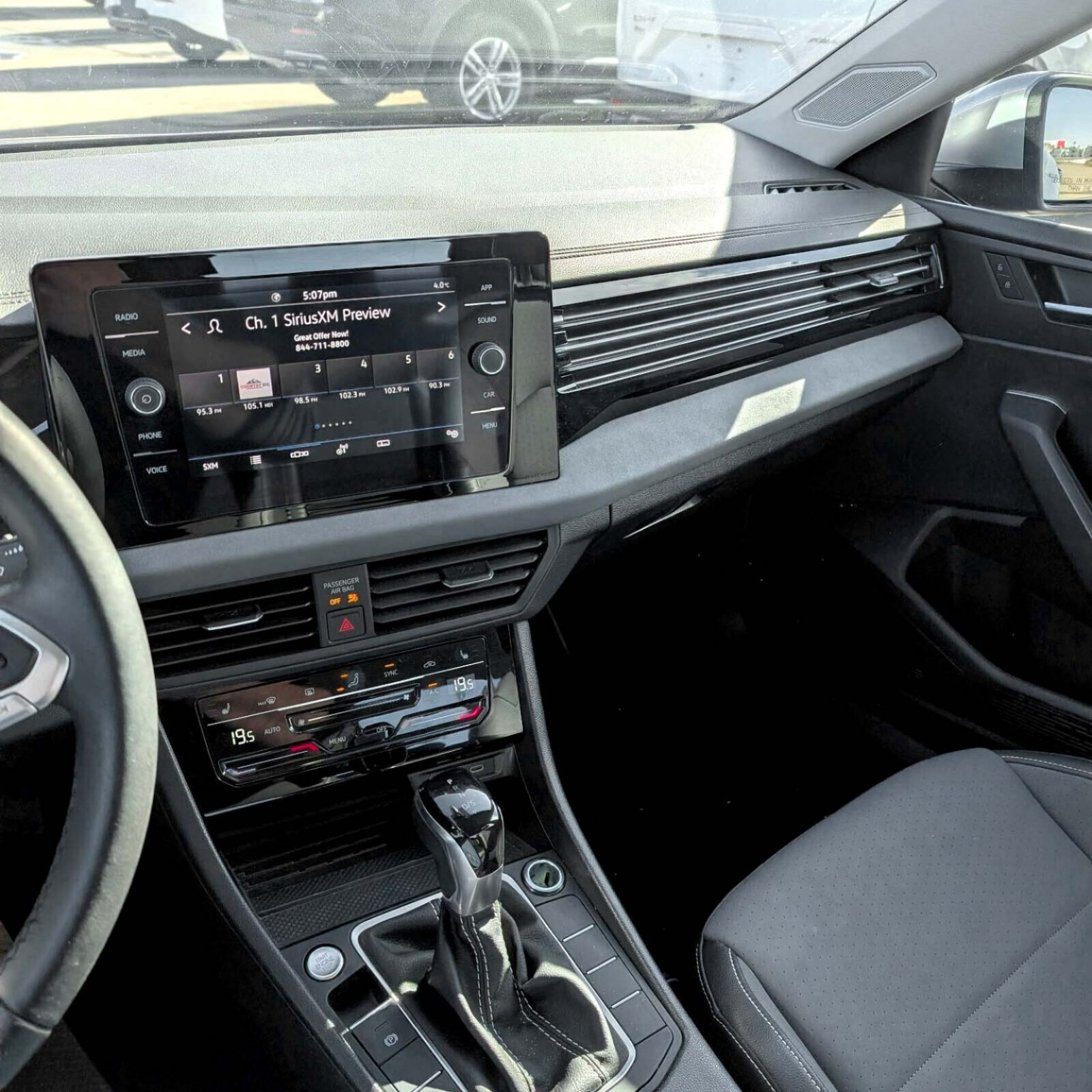 2025 Volkswagen Jetta — photo 17