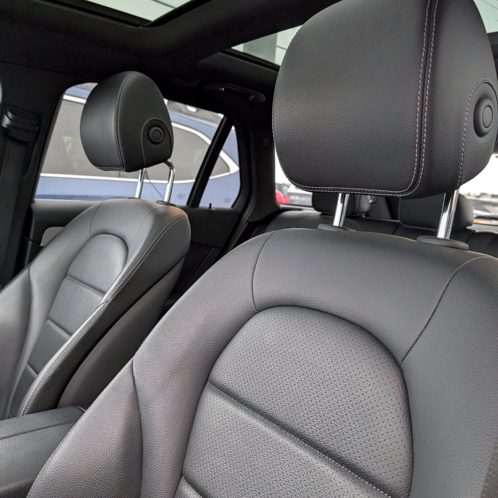 2022 Mercedes-Benz GLC — photo 18