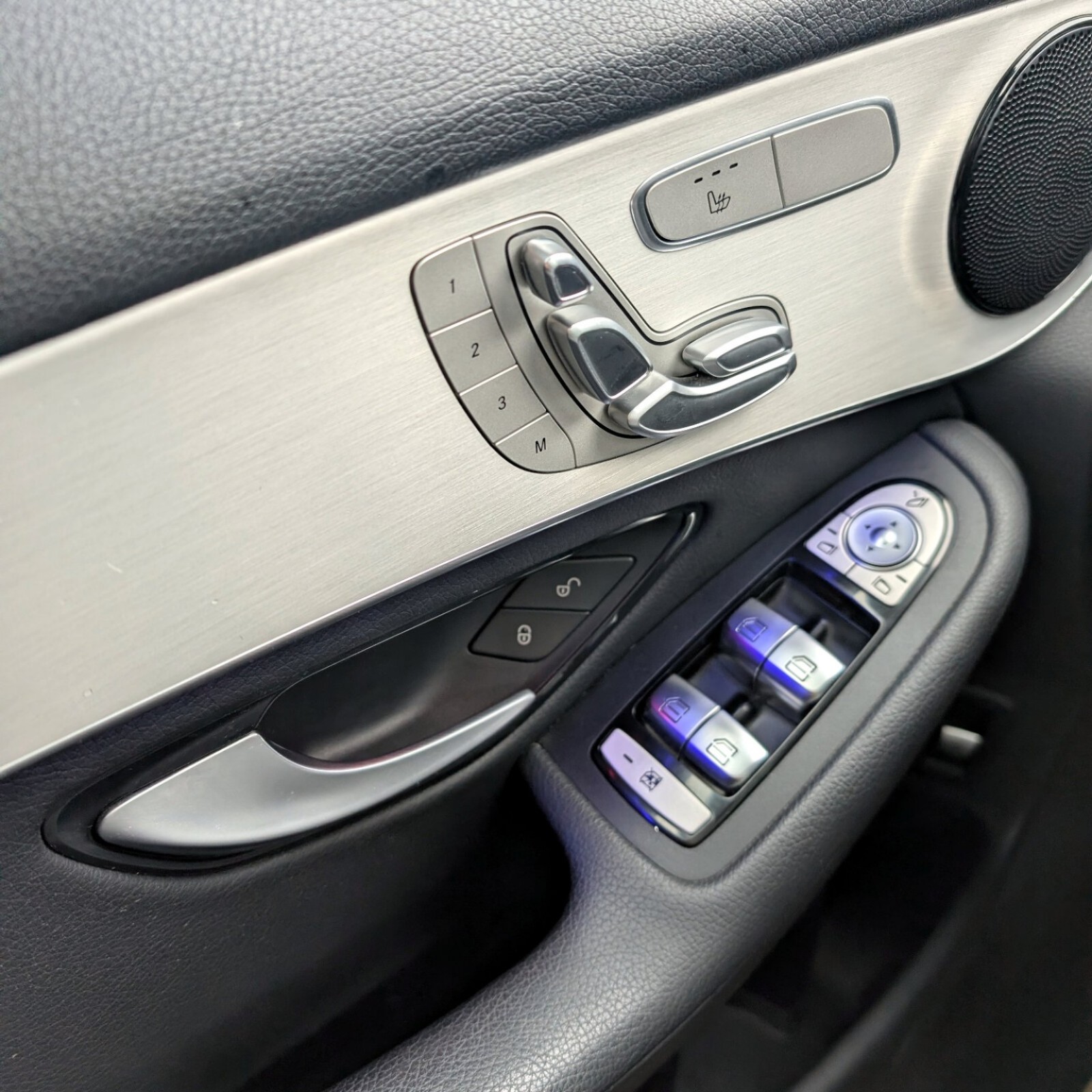2022 Mercedes-Benz GLC — photo 14