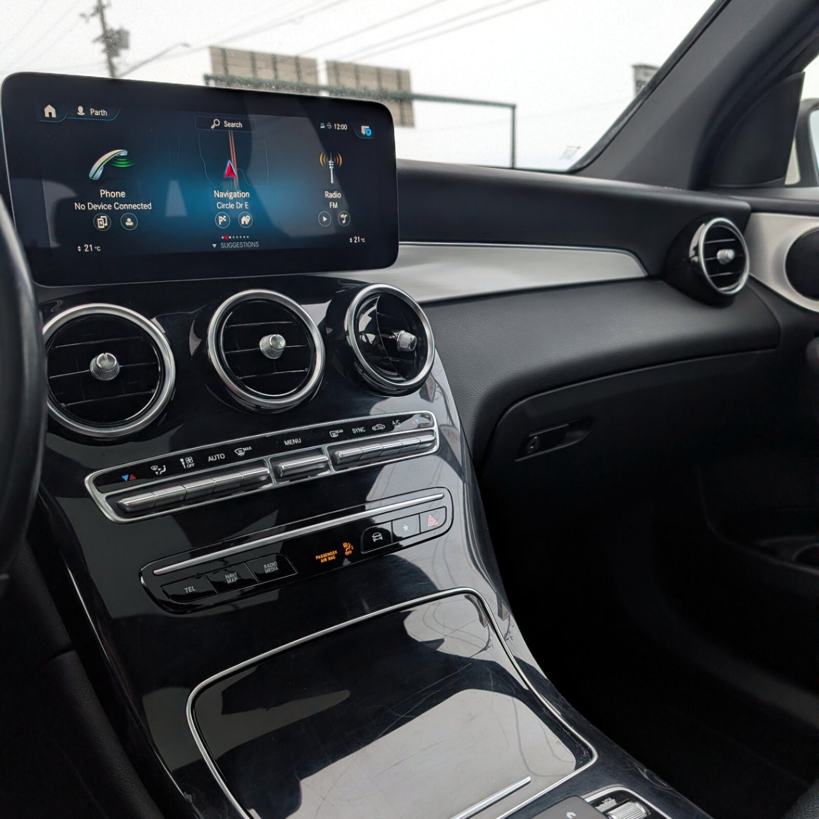 2022 Mercedes-Benz GLC — photo 10