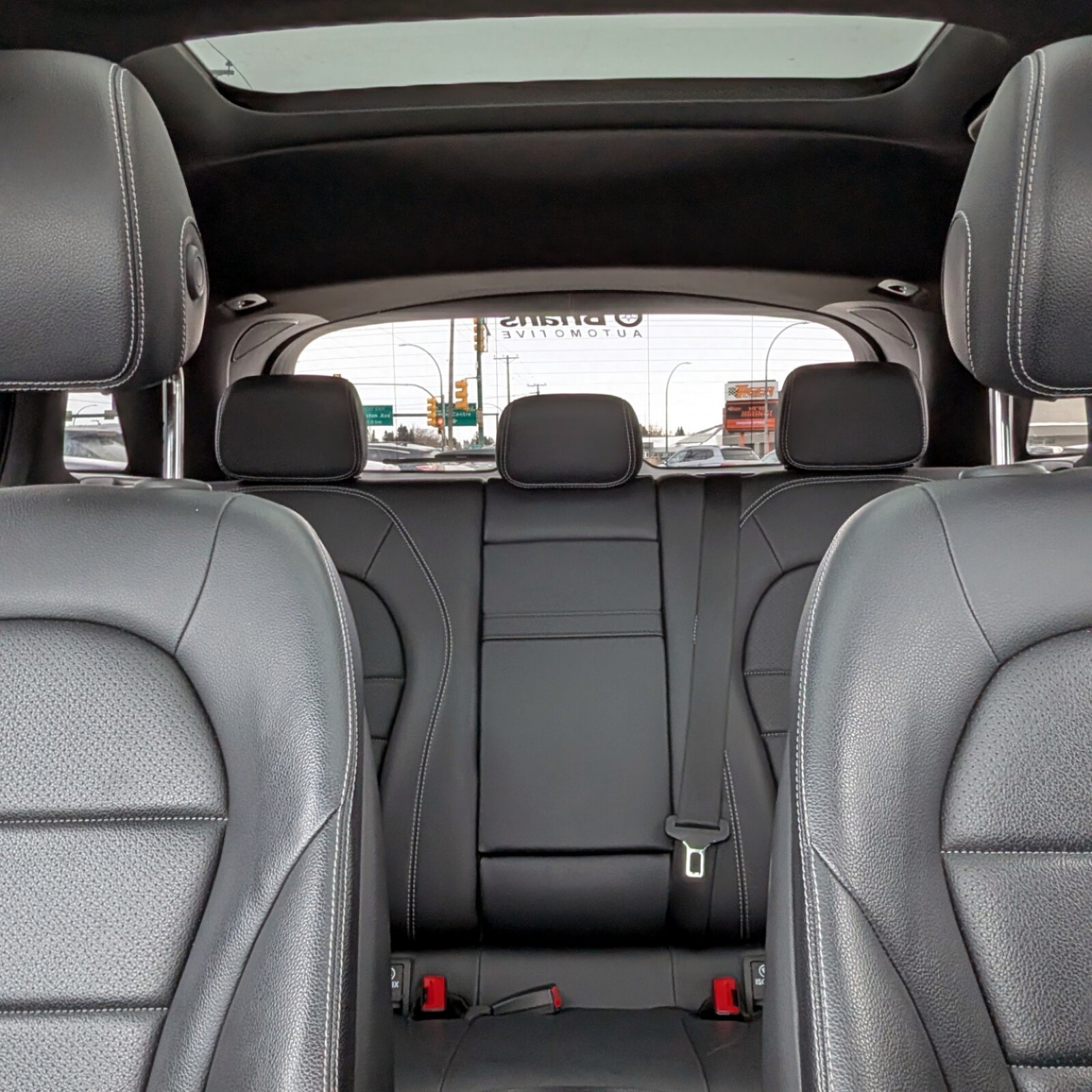 2022 Mercedes-Benz GLC — photo 16