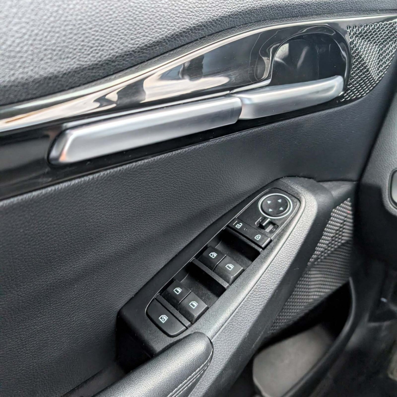 2025 Kia Seltos — photo 14