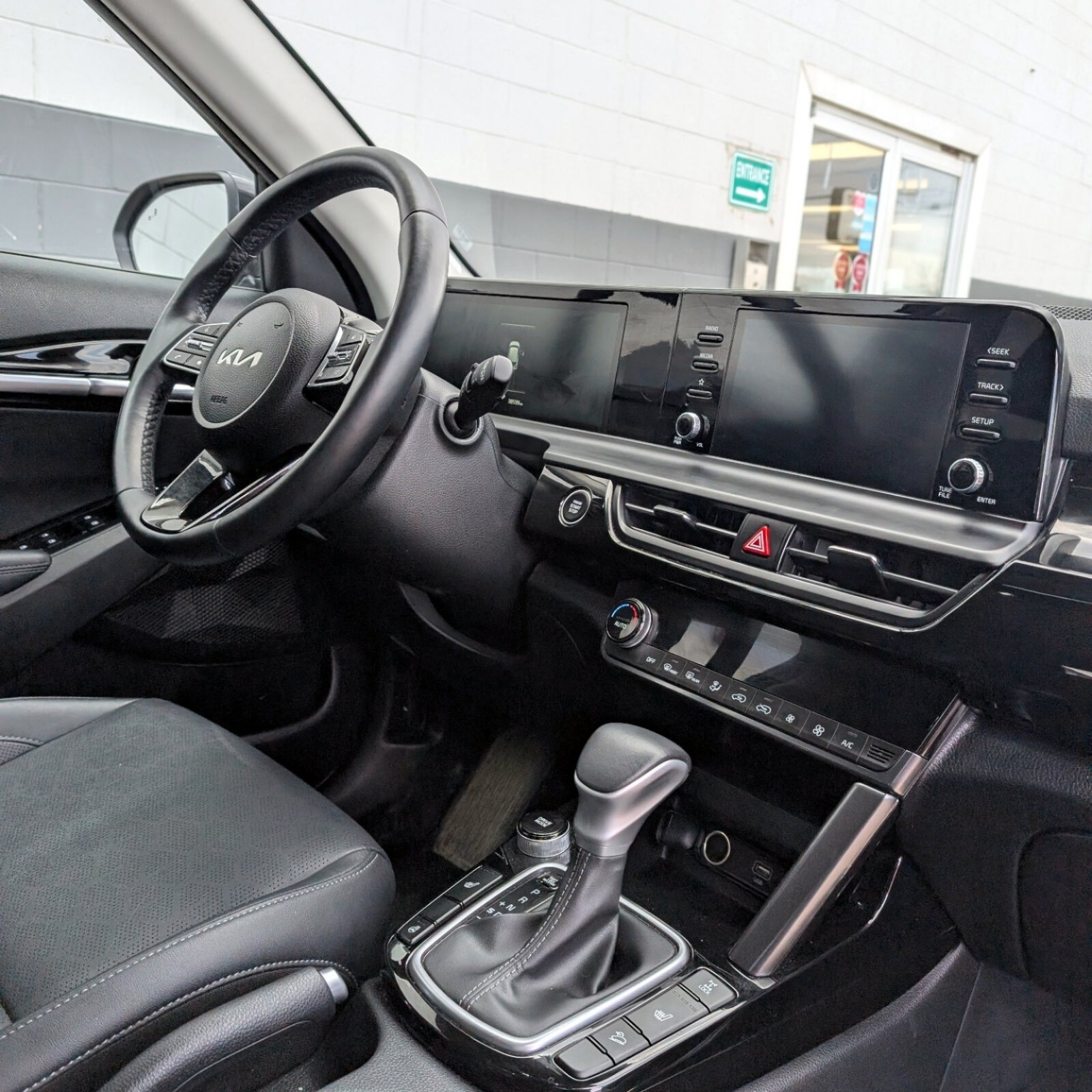 2025 Kia Seltos — photo 9