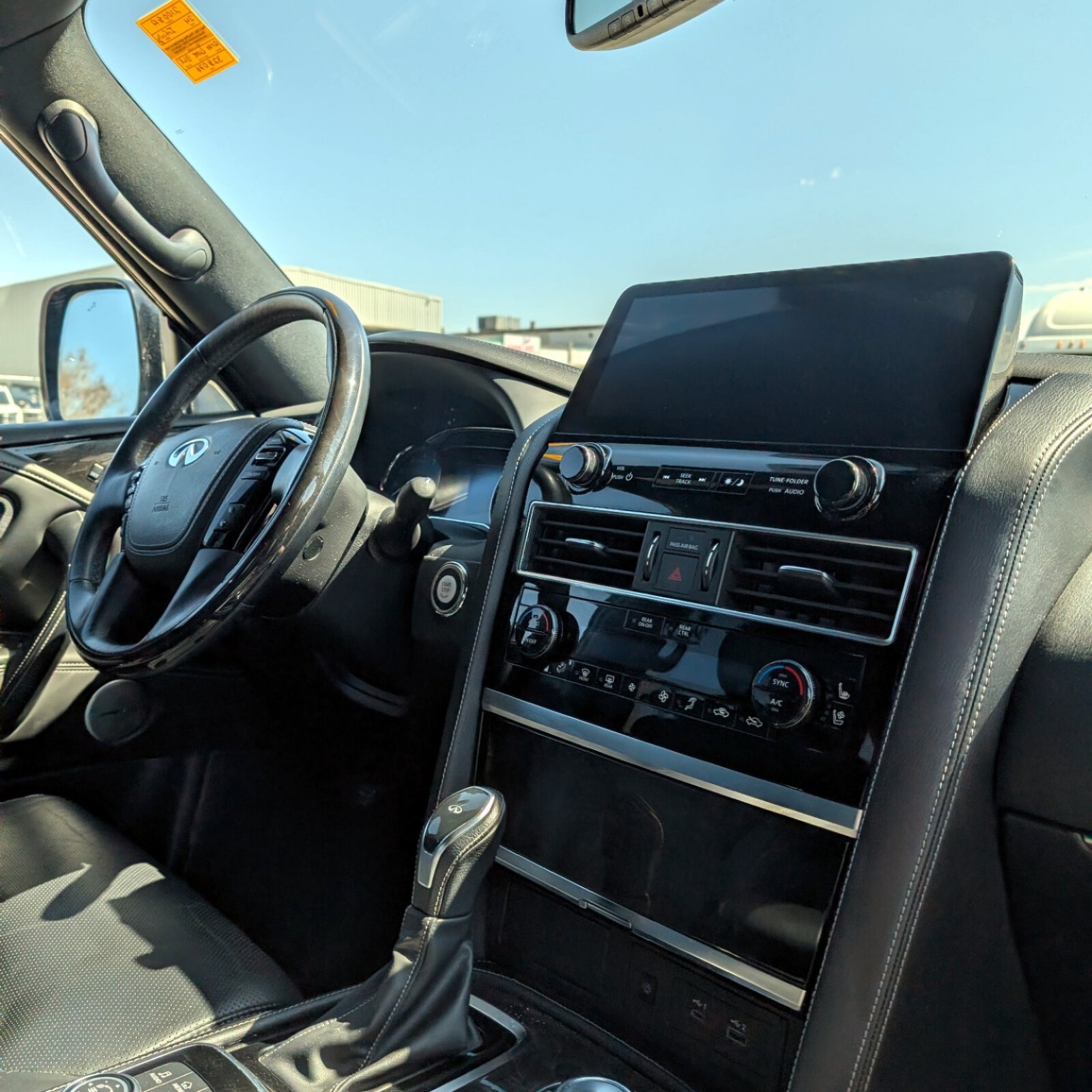 2024 INFINITI QX80 — photo 9