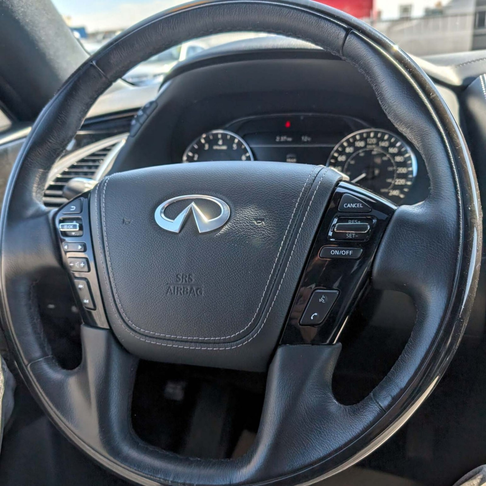 2024 INFINITI QX80 — photo 18