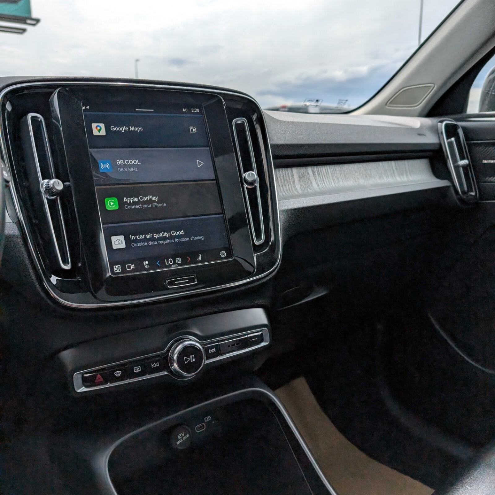 2024 Volvo XC40 — photo 11