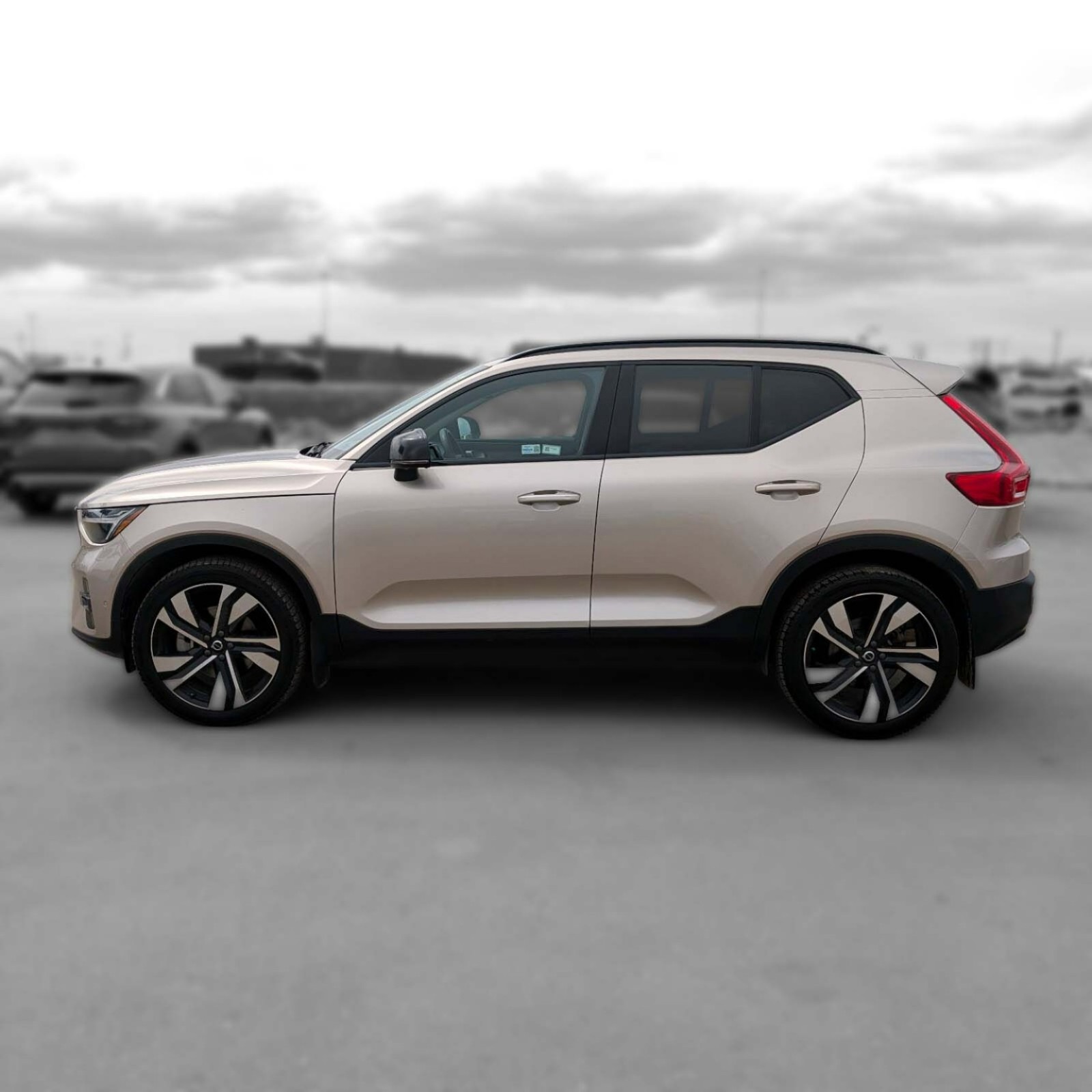 2024 Volvo XC40 — photo 3