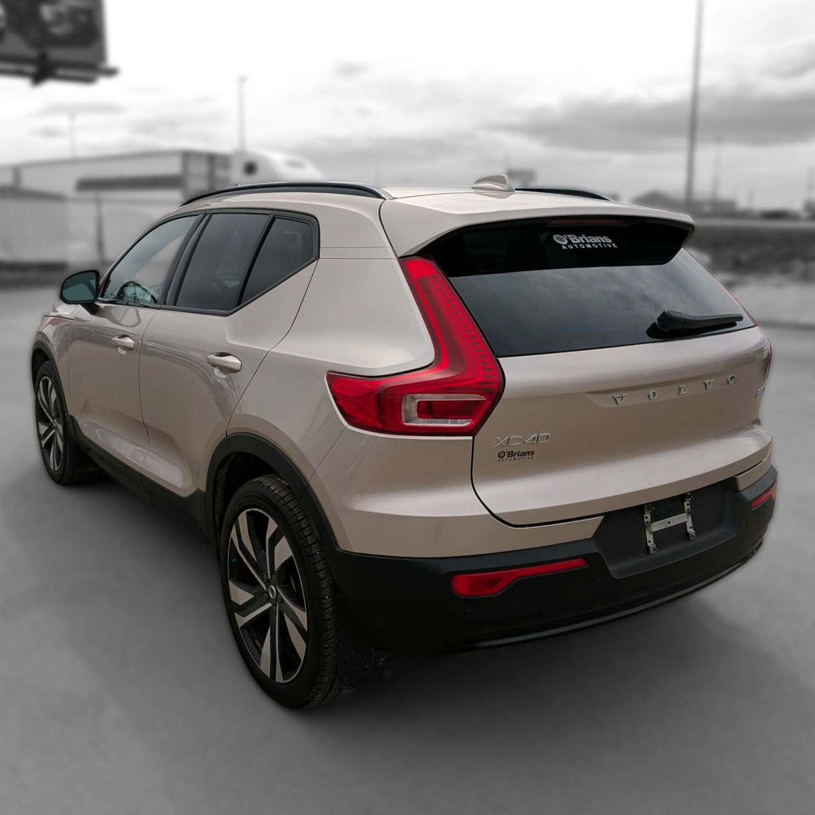 2024 Volvo XC40 — photo 4