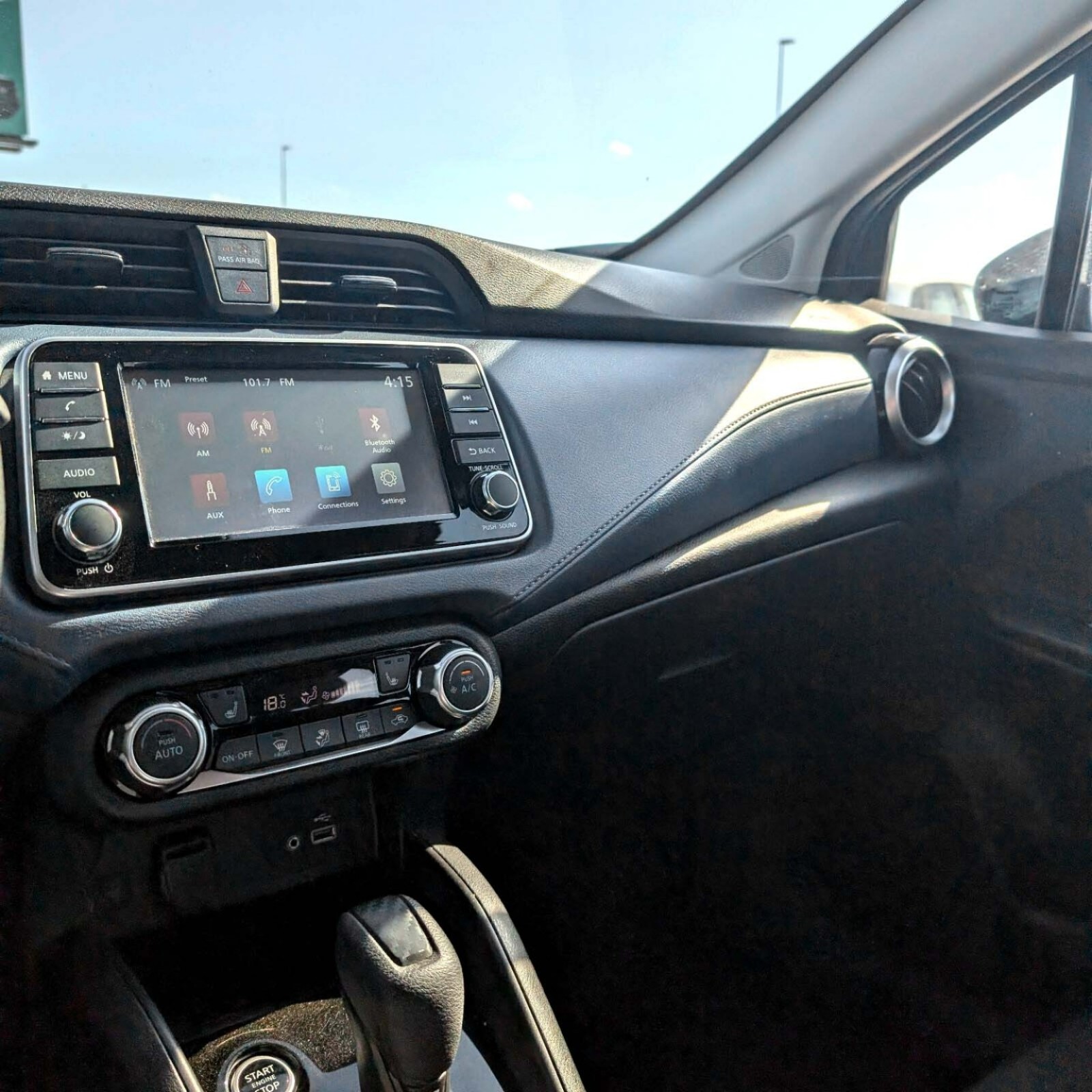 2025 Nissan Versa — photo 12