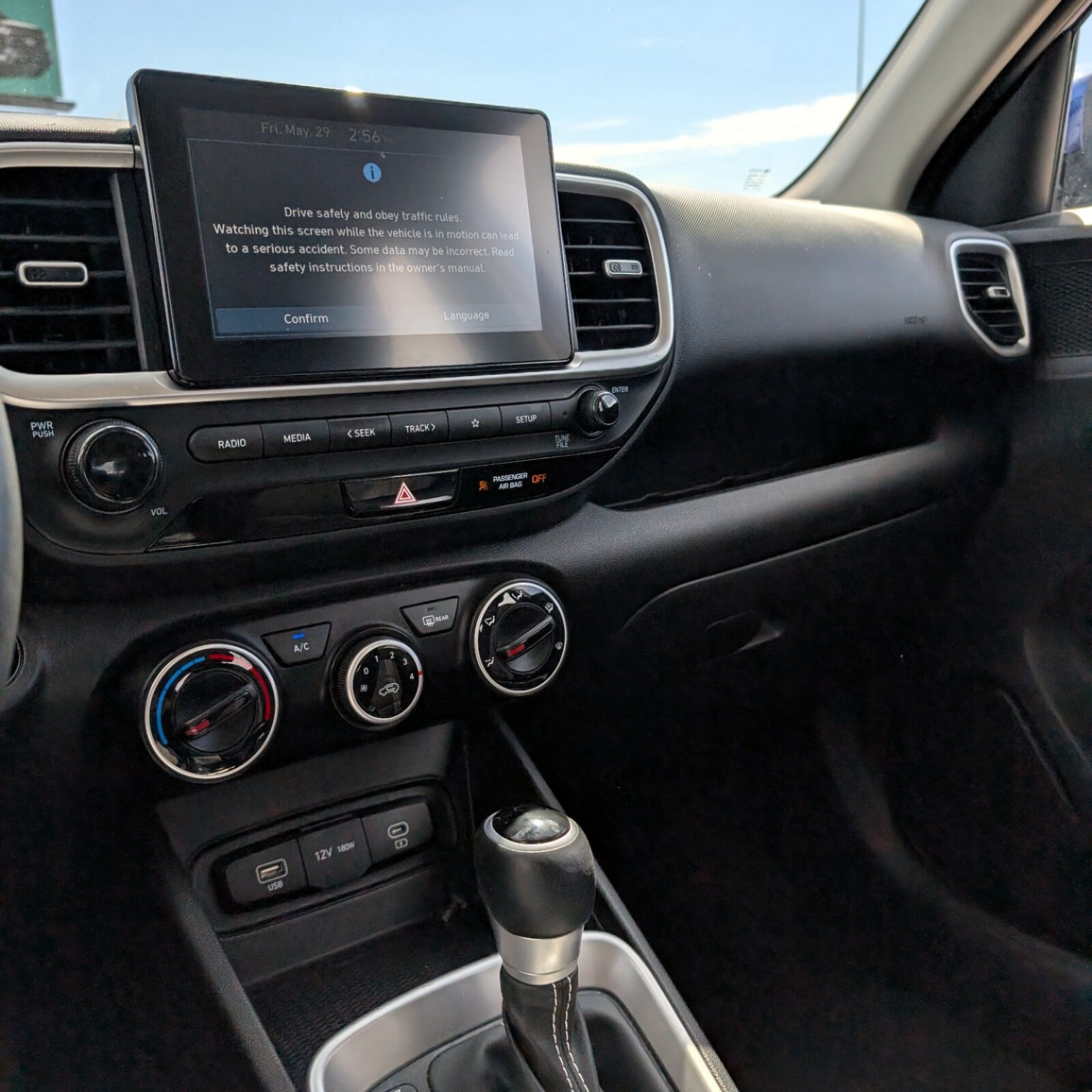 2025 Hyundai Venue — photo 15