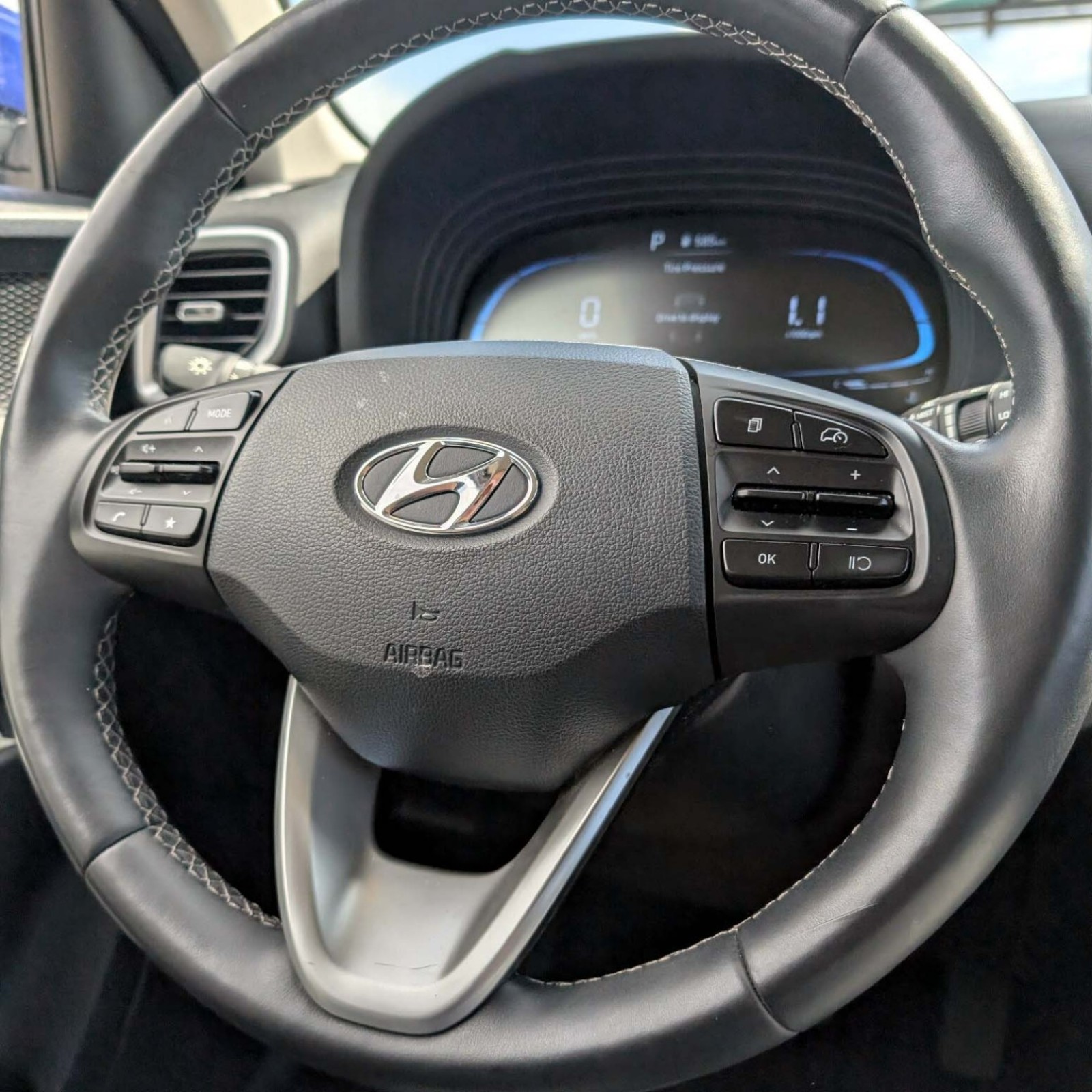 2025 Hyundai Venue — photo 18