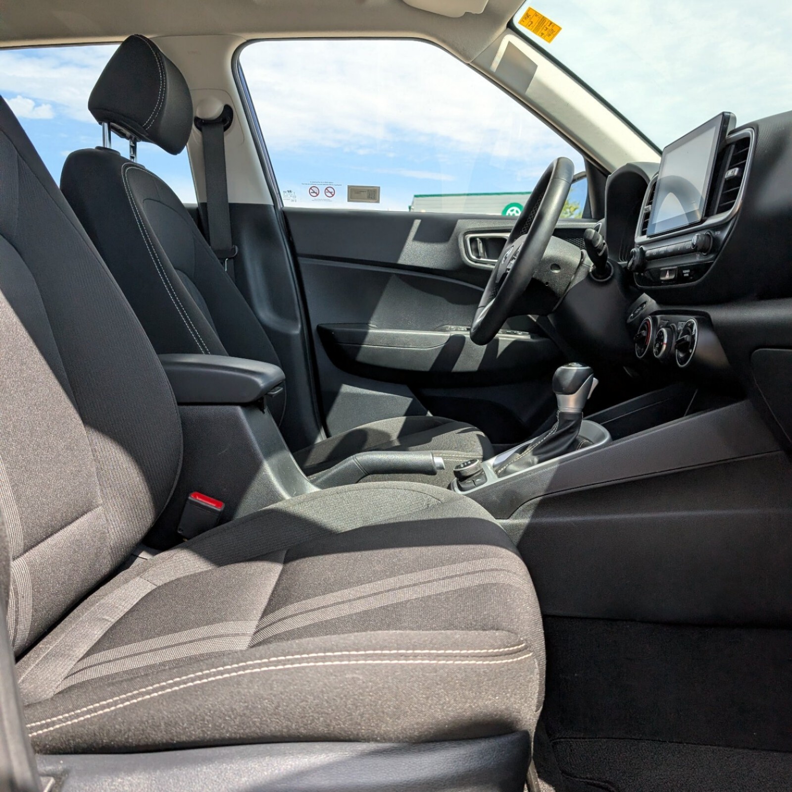 2025 Hyundai Venue — photo 10