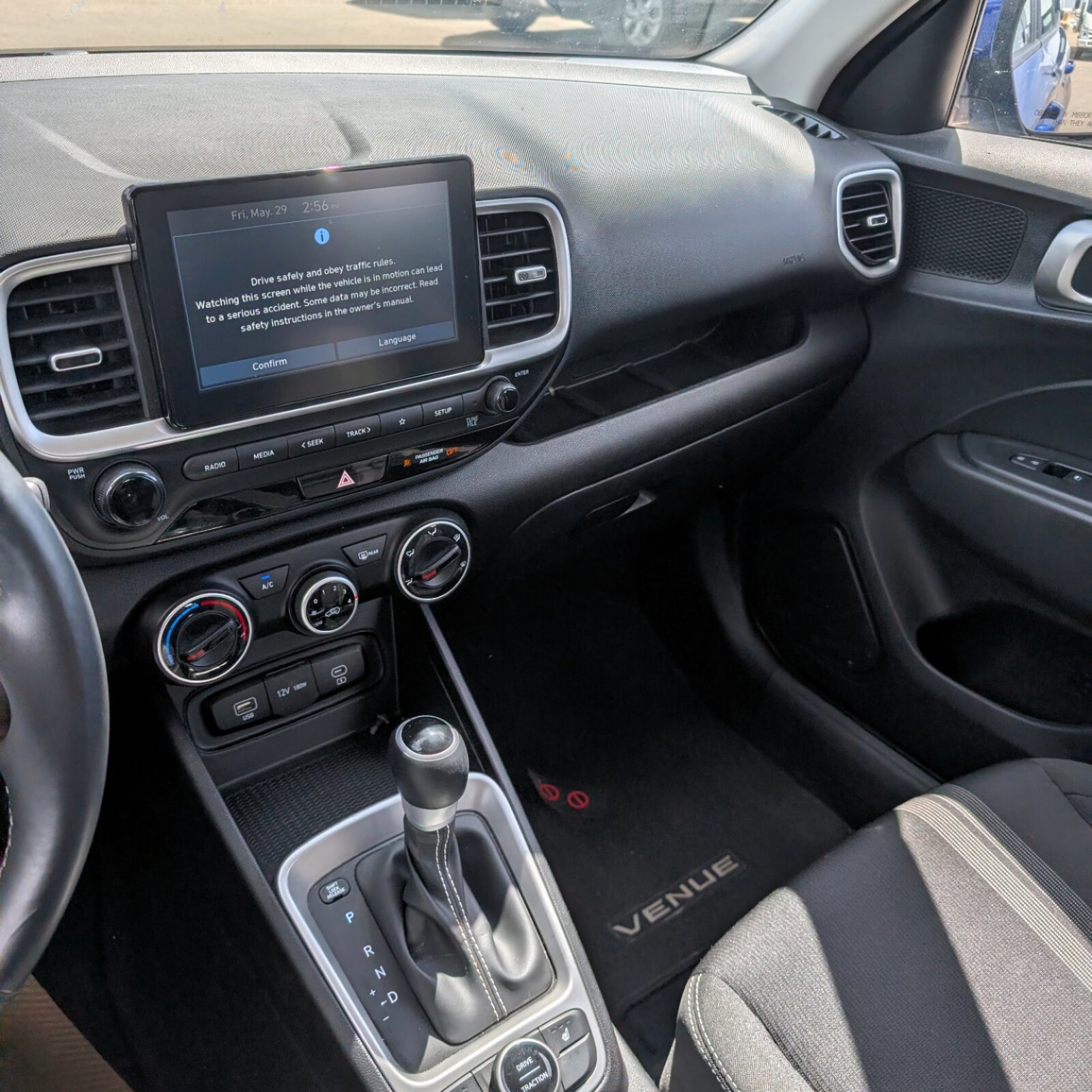 2025 Hyundai Venue — photo 17