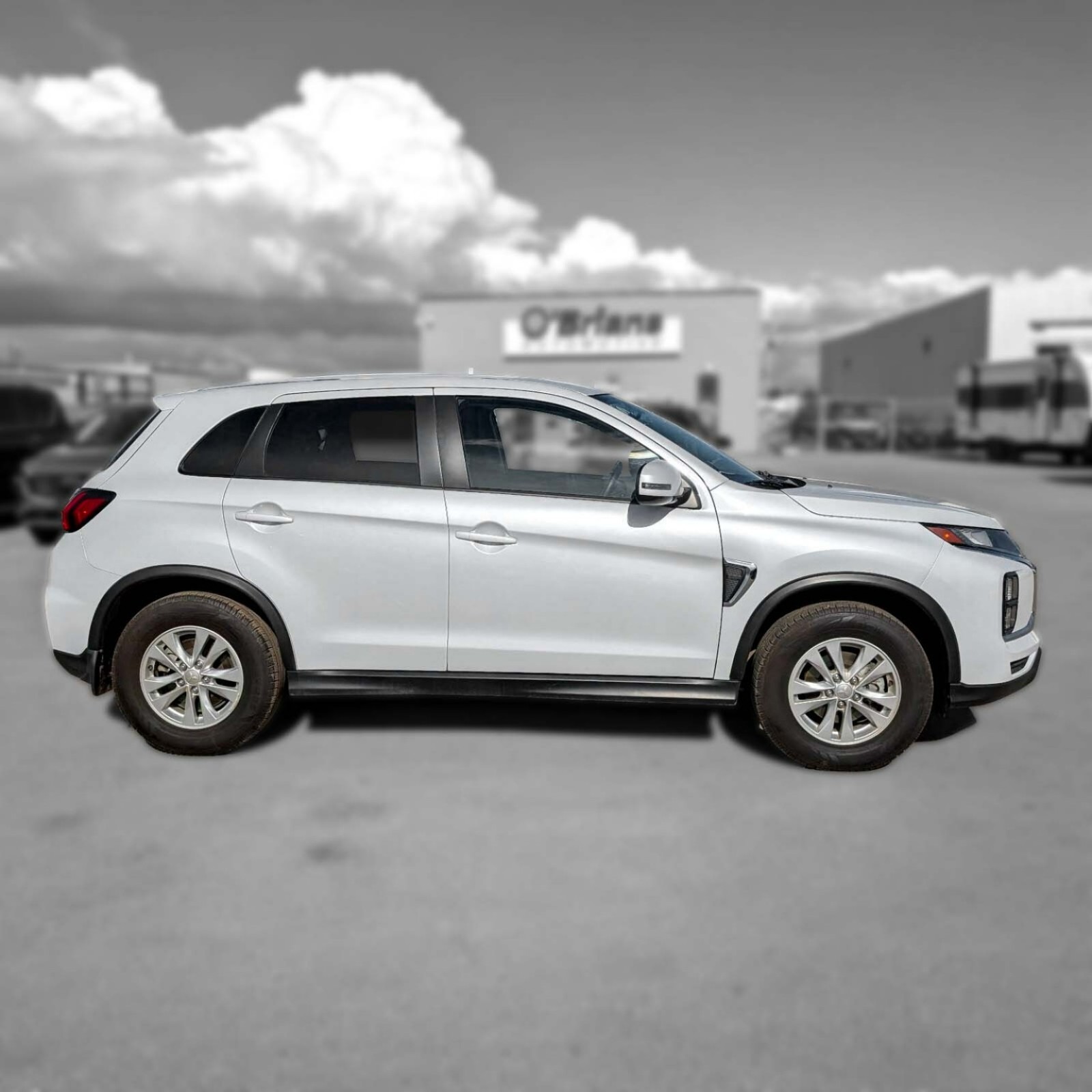 2024 Mitsubishi RVR — photo 2