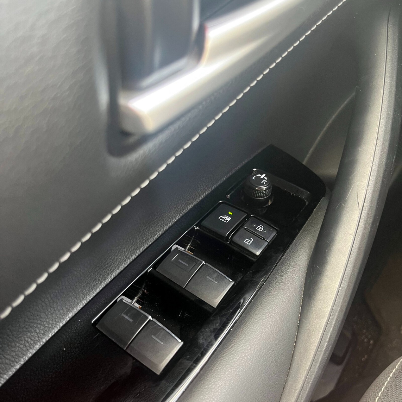 2022 Toyota Corolla Hatchback — photo 12