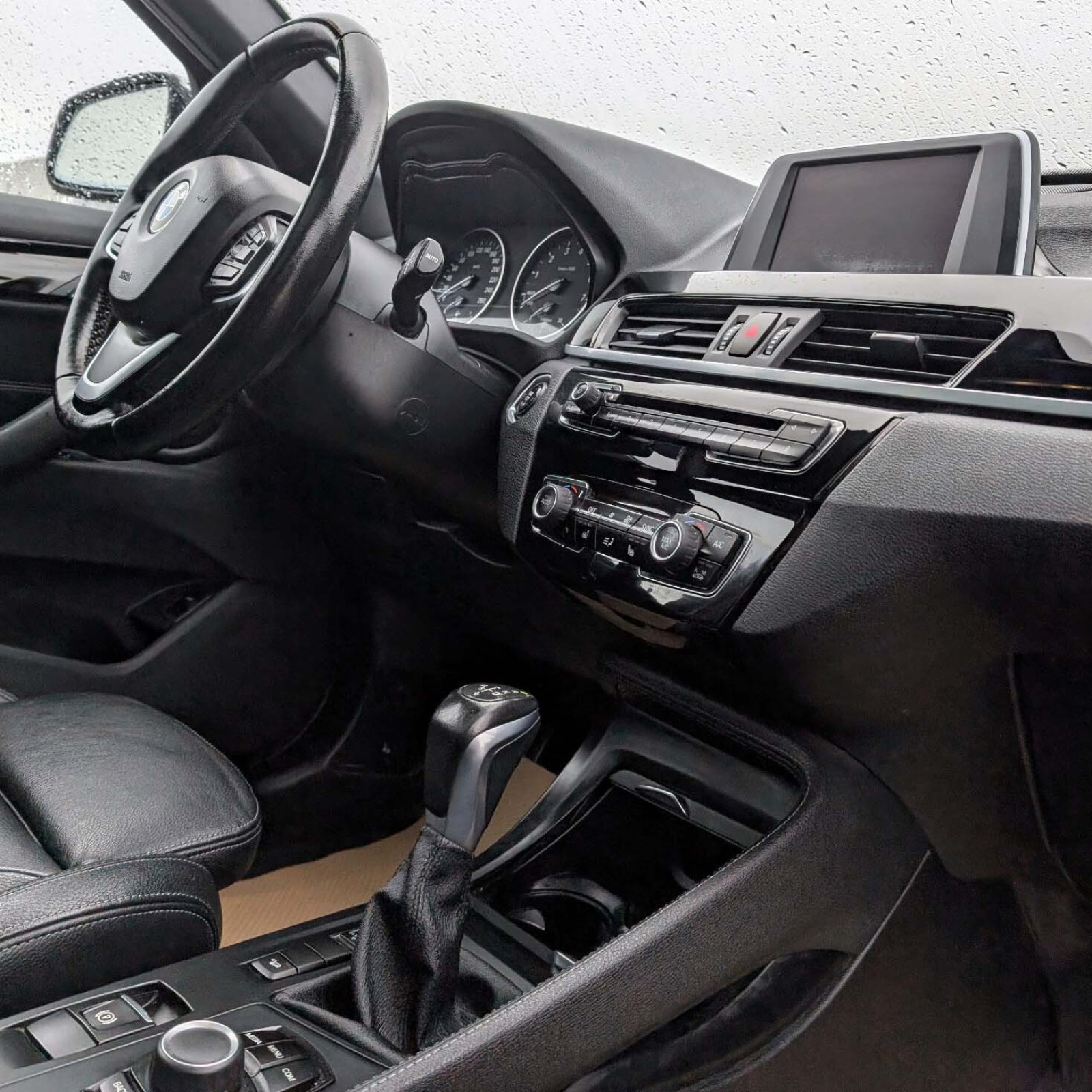 2018 BMW X1 — photo 10