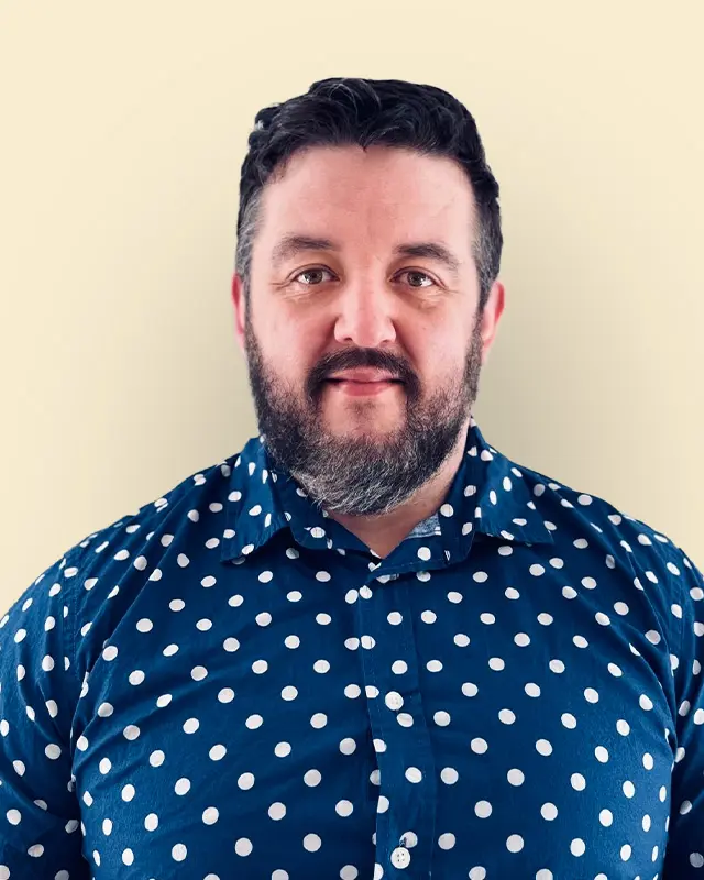 Ian Mearns, Therapist, MSW, LSWAIC