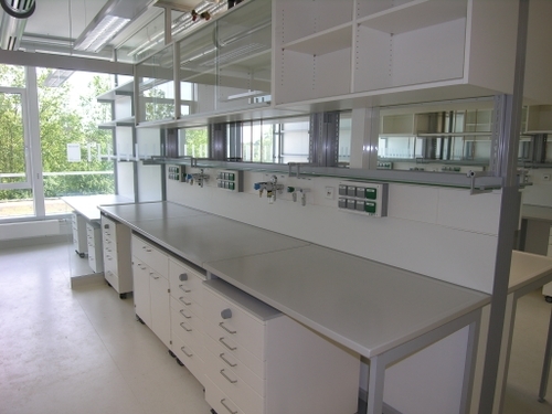 Labor im DKFZ Hochhaus Heidelberg nach der Sanierung
