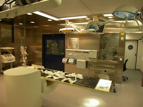 Universität Erlangen-Nürnberg: Kopfklinikum Installation eines Hochfeld-MR im OP 4