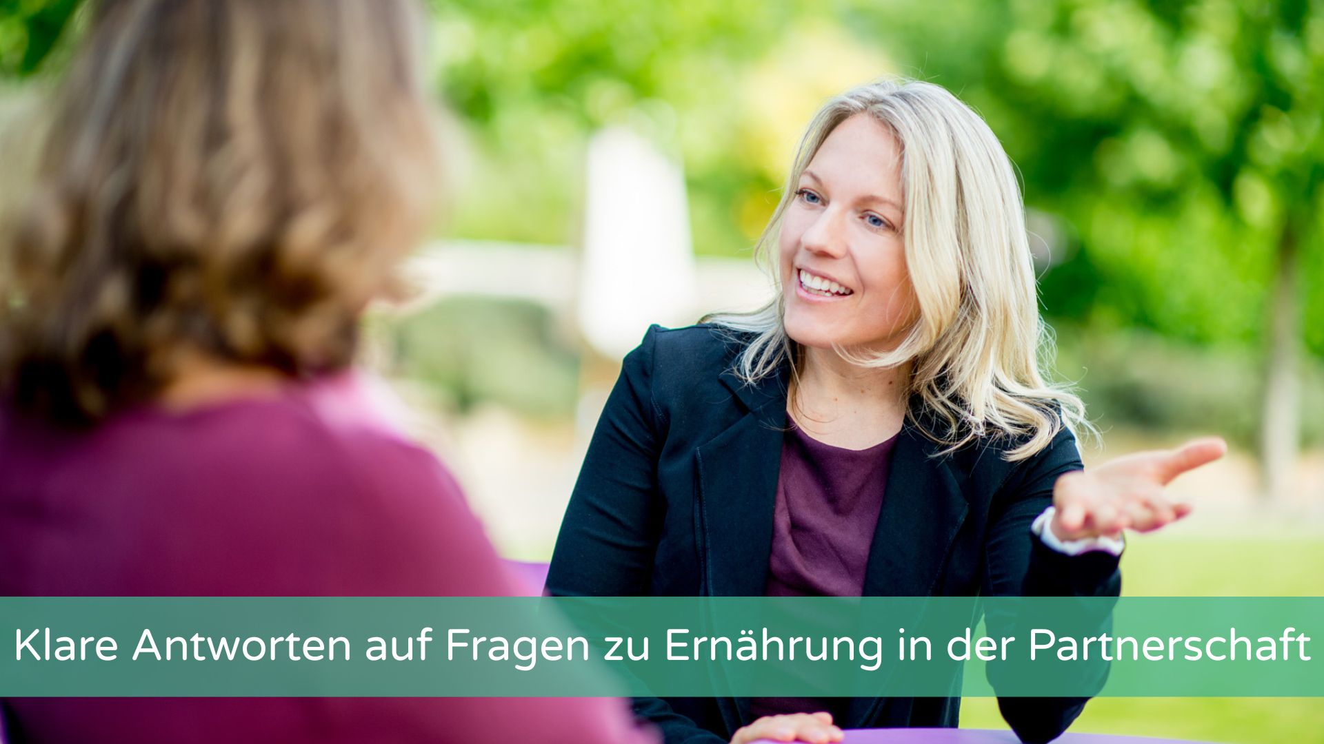 Zwei erfolgreiche Frauen im Austausch zu gesunder Ernährung in der Partnerschaft als Einleitung zum FAQ