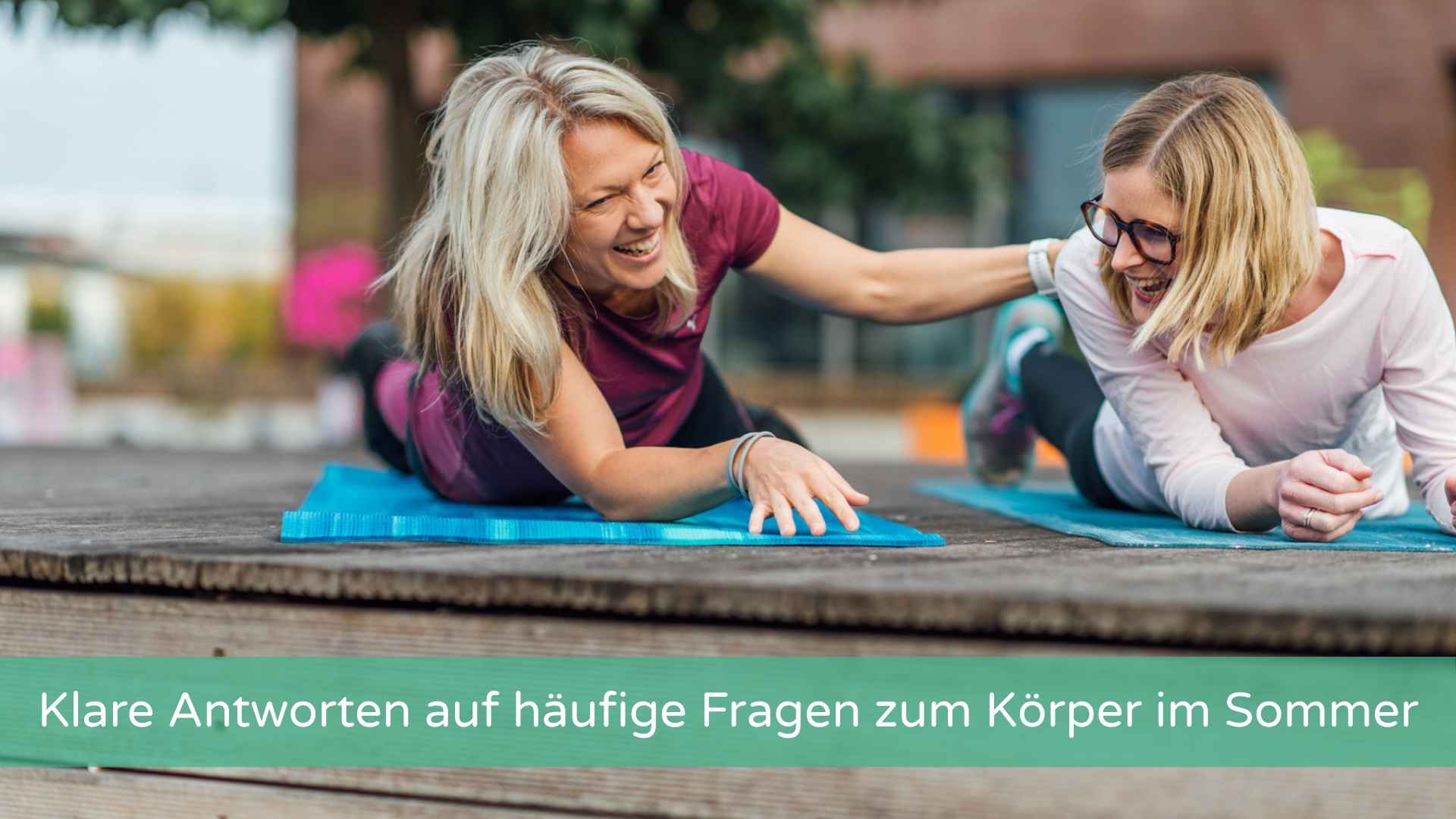 Zwei Unternehmerin mit Freude beim Sport im Sommer als Einleitung zum FAQ Bereich