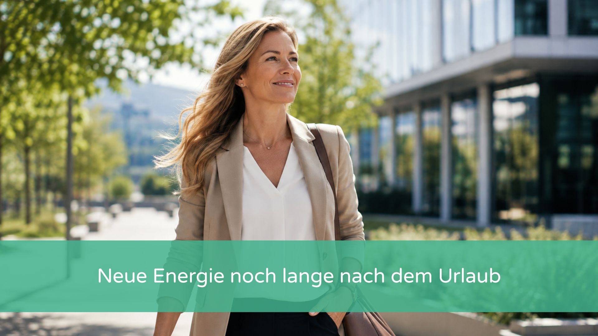 Erfolgreiche Frau integriert stärkende Routinen und neue Energie in ihren Arbeitsalltag.