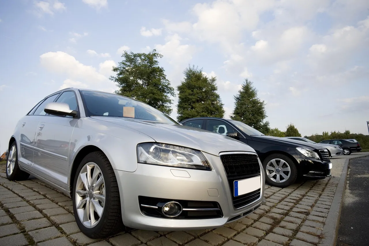 Car dealer auto sales