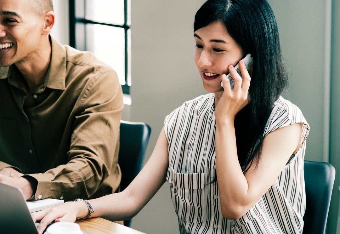 A women on the phone