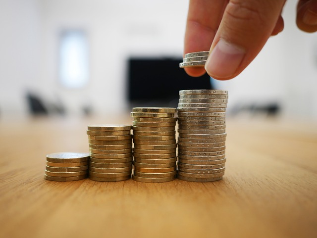 Por que o Copom travou a Selic em 15% (e o que isso revela sobre o Brasil)?