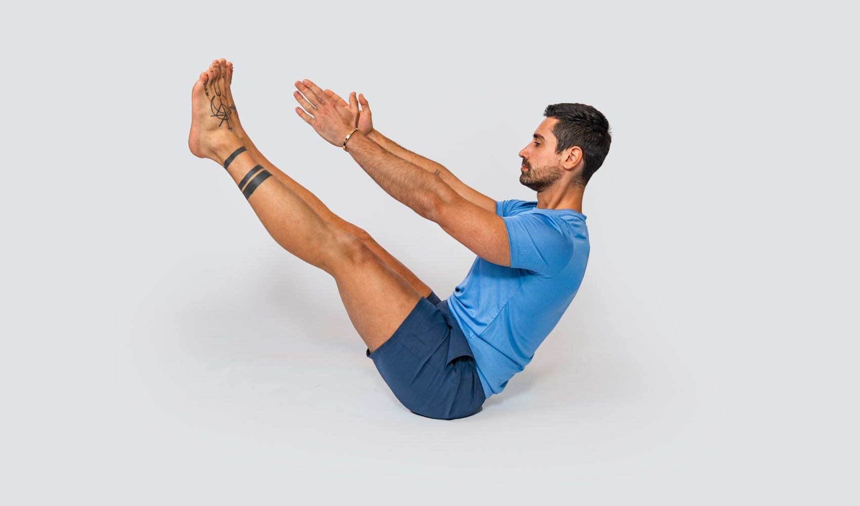 qué es el pilates en la pared y por qué está en tendencia pilates pared pilates en la pared columna vertebral pilates en pared cuerpo entrenamiento joseph hubertus pilates redes sociales beneficios método pilates mat ejercicio mundo core casa crys dyaz postura ejercicios de pilates moda músculos todo práctica movimiento espalda una herramienta algo flexibilidad vez elemento variante tendencia gimnasio precisión máquinas modalidad clase evolución uso bienestar guía resistencia juan bosco calvo peso manera mente cosas bandas mancuernas sesiones accesibilidad técnica capacidad hombros estabilidad necesidades control expertos nivel disciplina equilibrio través tipo enfoque salud mental alineación errores salud ejecución efectividad personas espacio