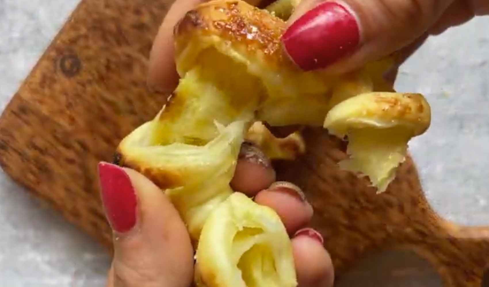 ciambelline di mele pasta sfoglia mele spolverata di zucchero dolce ciambelline mela zucchero a velo ciambelle torta ricetta zucchero ciambella carta forno cosa persone po fette ingredienti cannella commenti 20 min latte modo cottura colazione parte dolci impasto tutte forno centro rotolo strisce versione buco torsolo limone resto instagram fettine scorza vaniglia ciotola lato dessert teglia pezzetti farina casa spolverata volta lievito fetta burro ricette sale difficoltà tutto gelato pallina uova profumo una famiglia facebook composto tortiera succo pubblicità tante liscio prova uvetta massimo decorazione bontà prima cosa