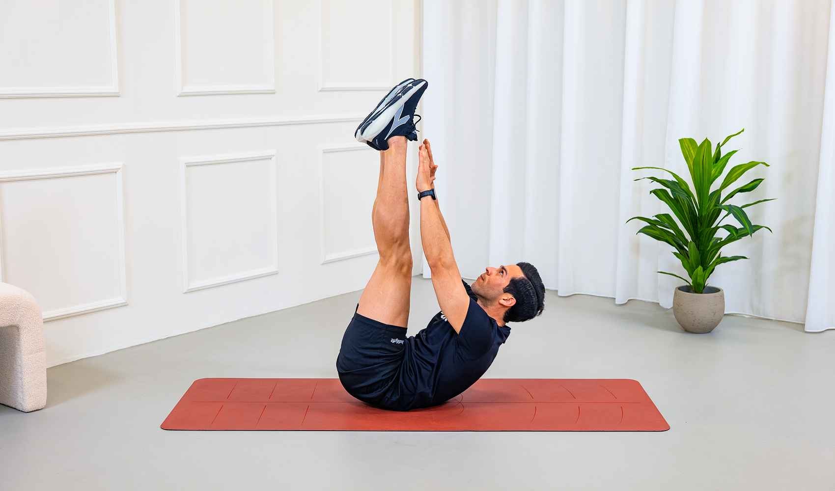 guía para estirar y ganar flexibilidad sin dolor estiramientos pierna calidad de vida mejorar la flexibilidad columna vertebral ejercicios mantén la posición rango de movimiento cuerpo casa hacia adelante flexibilidad suelo 30 segundos cadera cambia de pierna lesiones una glúteo postura respiración movimiento hacia delante parte posterior rodillas técnicas hacia el suelo pared hacia atrás hacia el pecho espalda estudio estiramiento del cuádriceps dolor cuello sesión músculos molestias movilidad rutina ejercicios de estiramiento torso deportes tensión articulaciones personas forma espalda baja actividades zona lumbar hacia el lado grupo veces tronco parte rigidez clave estiramiento de isquiotibiales relajación yoga brazos paso plan medida rango inclina la cabeza hacia estiramiento en la parte cambia de lado bienestar riesgo salud deportistas artículo beneficios fuerza musculatura pie talones inclínate hacia equilibrio