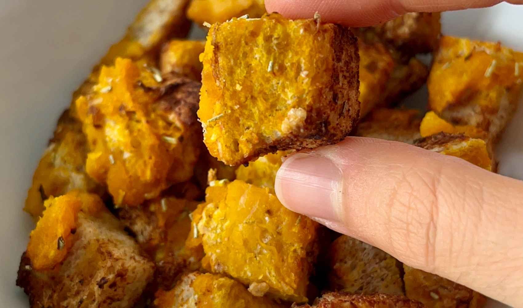 spuntini sani per donne in menopausa cosa scegliere e cosa evitare menopausa alimentazione linee guida durante la menopausa dieta vita donne cibi fase cosa mangiare in menopausa corpo donna dietista consigli peso estrogeni metabolismo cambiamento vampate cambiamenti benessere attività sindrome metabolica livelli nutrizionista esempio modo alimentazione in menopausa perdita salute olio extravergine di oliva vitamina d dieta in menopausa aumento scelte suggerimenti indicazioni calo articolo composizione vampate di calore intervento disturbi pasti l'aumento di peso sintomi perdita di peso massa muscolare età umore cereali integrali energia medico livello rischio patologie mantenere un peso alimenti ricchi di calcio calore spuntini scopo figure olio extravergine frutta fresca aumento di peso nutrizione tavola grasso stile rischio di malattie cardiovascolari alimenti cosa mangiare frutti di bosco conseguenza progesterone stress frutta e verdura ormoni acidi grassi distribuzione